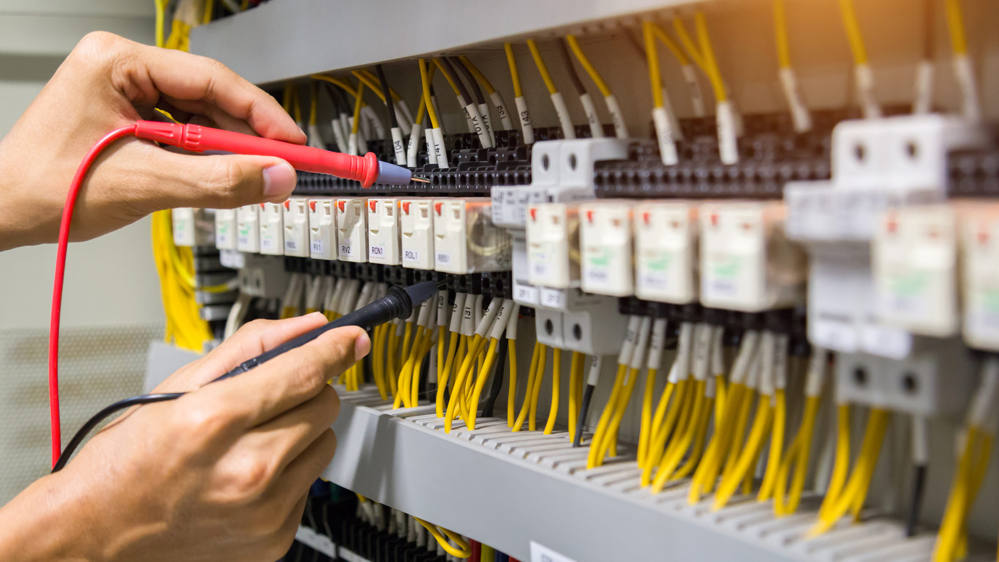 Diferencia entre una UVIE y un peritaje eléctrico